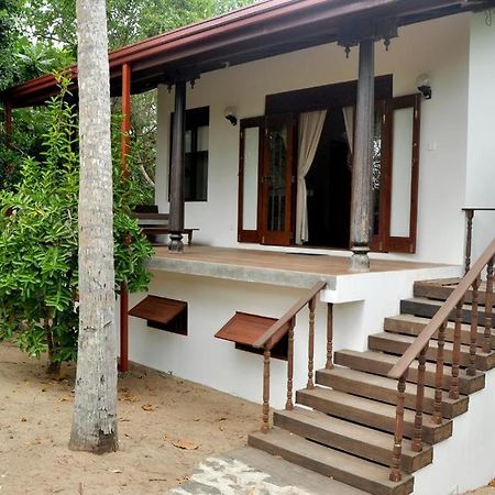 The Waves Beach Chalets Tangalle Exterior photo