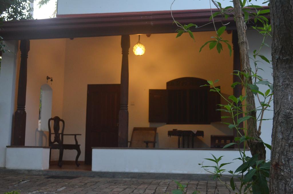 The Waves Beach Chalets Tangalle Exterior photo